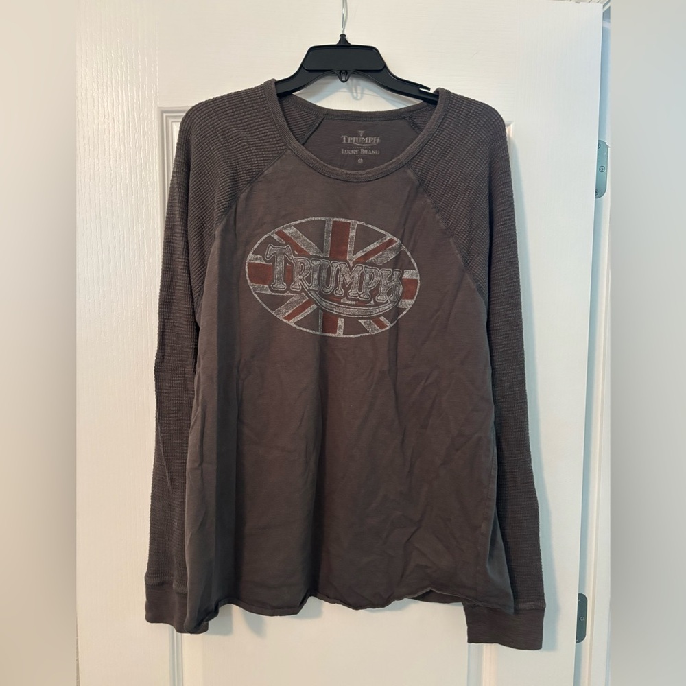 Lucky Brand Men's Long-Sleeve Graphic Tee in Brown and Red